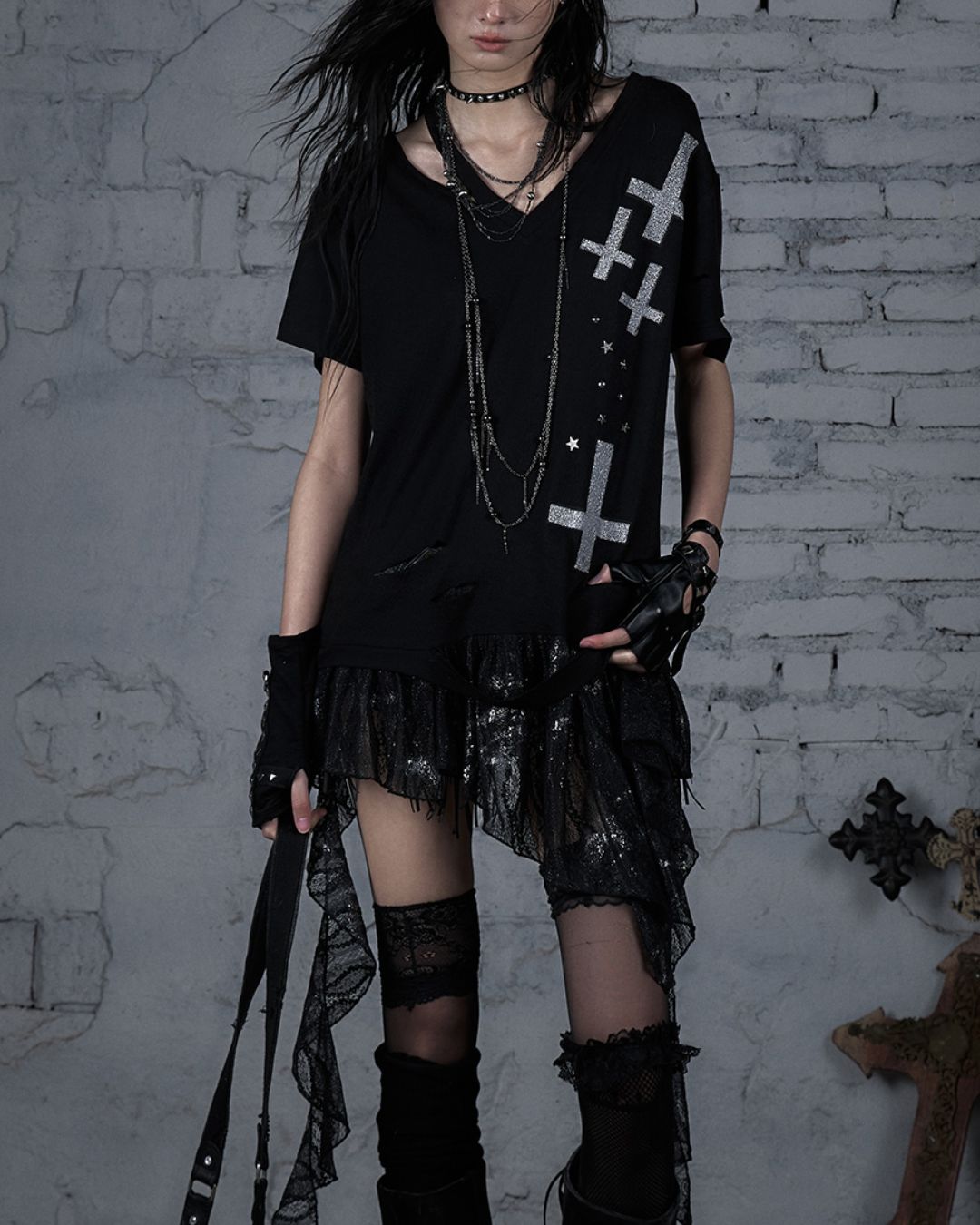 Cut-out Cross Stud Design T-shirt　TP040