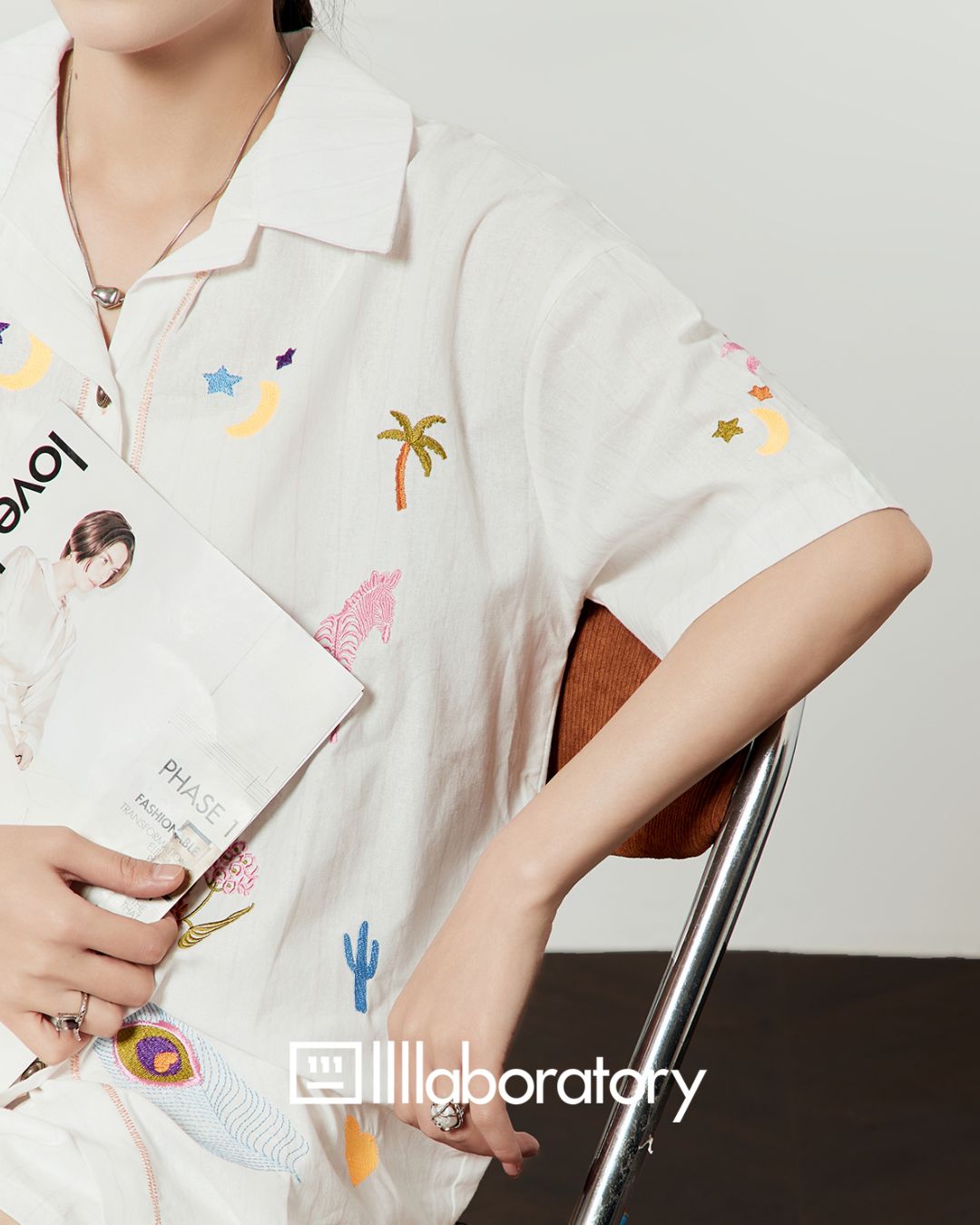 Open Collar Embroidered Shirt　TP059