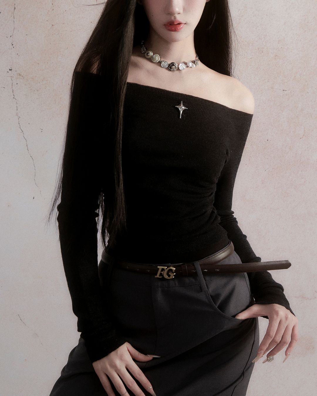 Off-Shoulder Fitted top　TP027