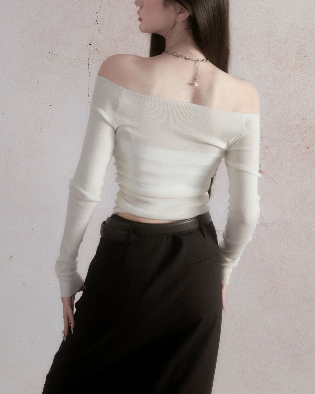 Off-Shoulder Fitted top　TP027