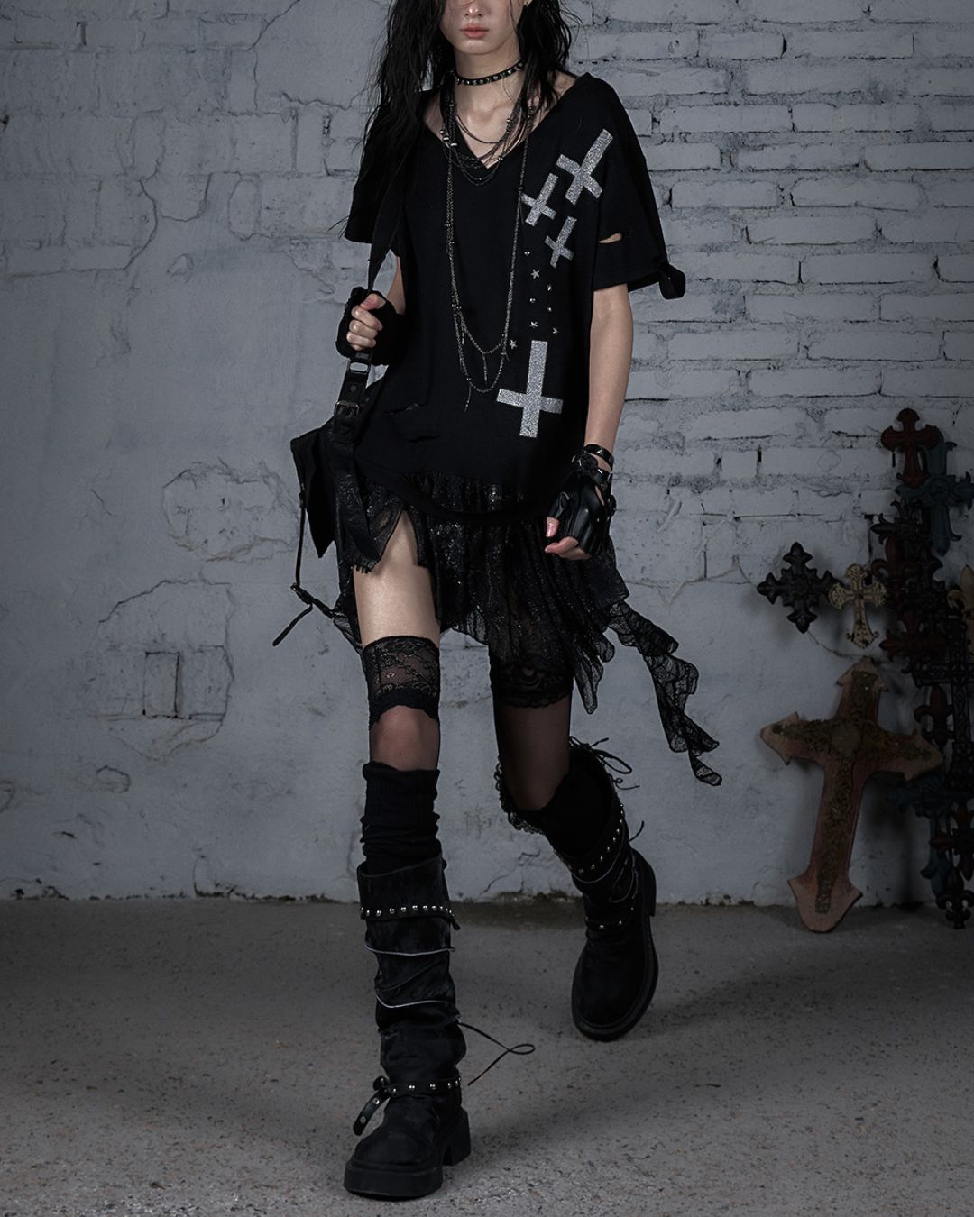 Cut-out Cross Stud Design T-shirt　TP040