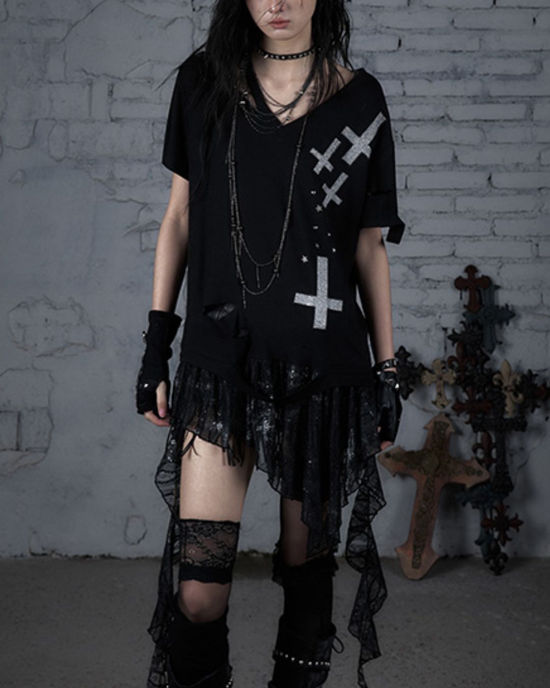 Cut-out Cross Stud Design T-shirt　TP040