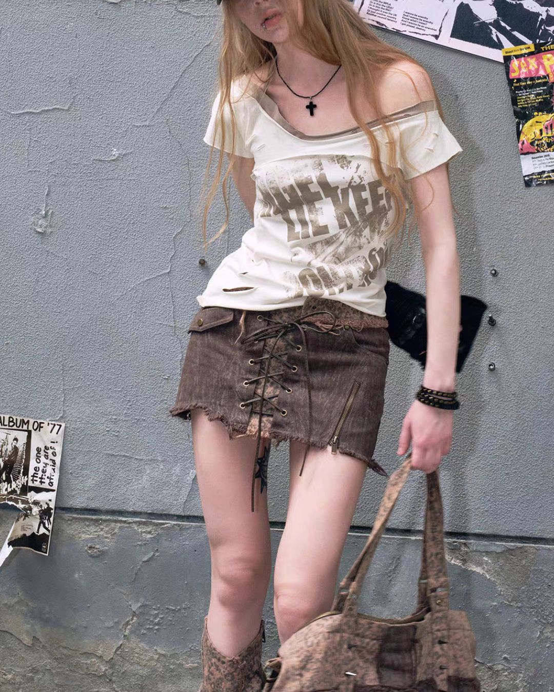 One-shoulder Raw Edge Graffiti Top　TP050