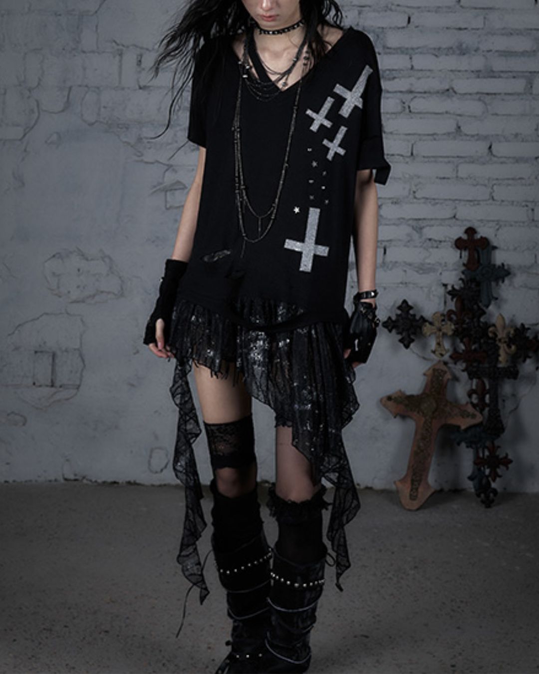 Cut-out Cross Stud Design T-shirt　TP040