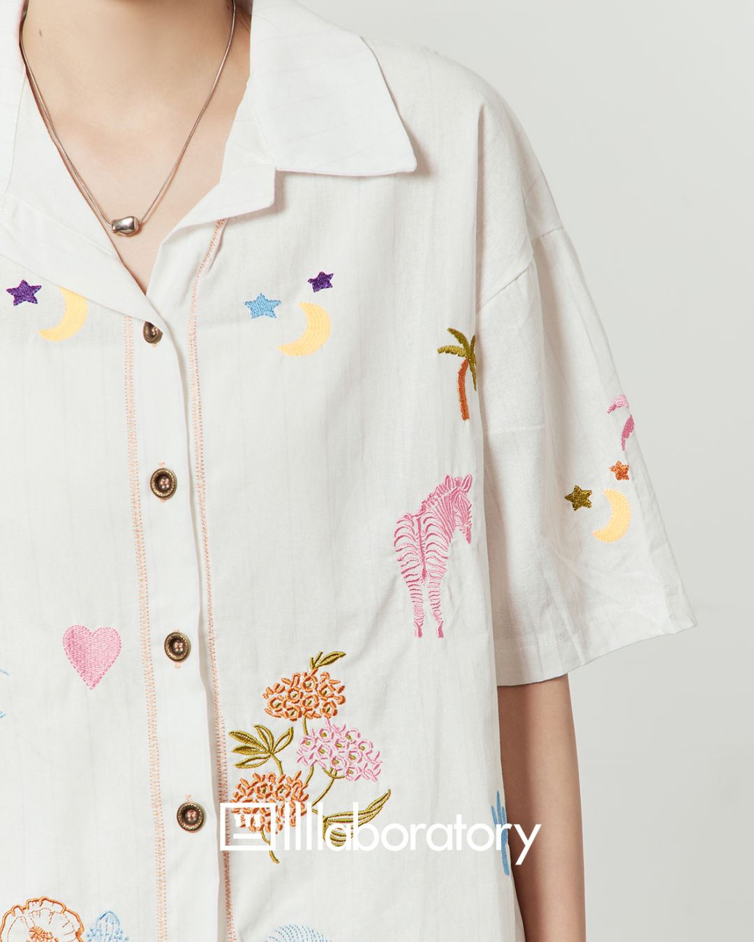 Open Collar Embroidered Shirt　TP059