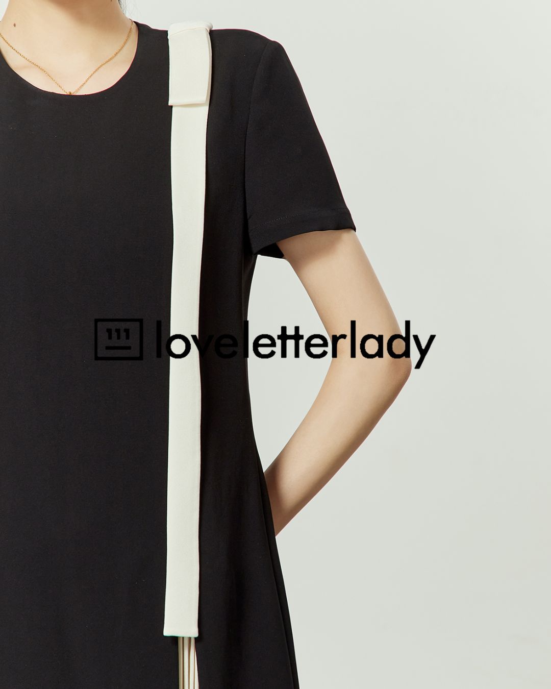 Shoulder Ribbon Pleated Black Dress　DR051