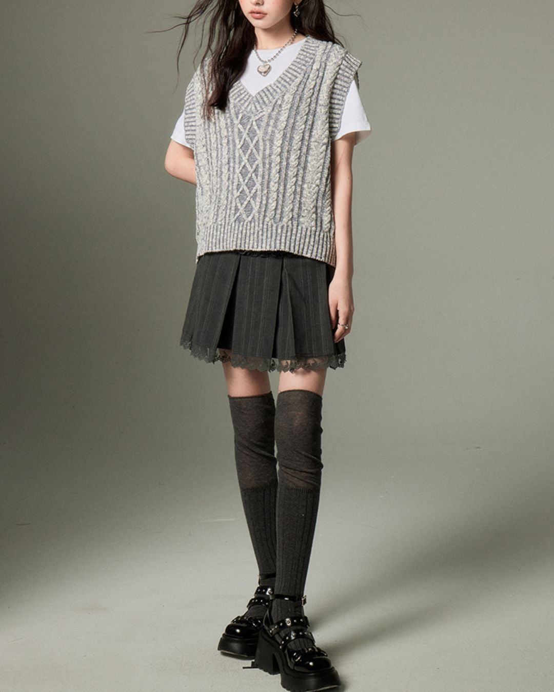 V-neck Cable Knit Vest　TP004