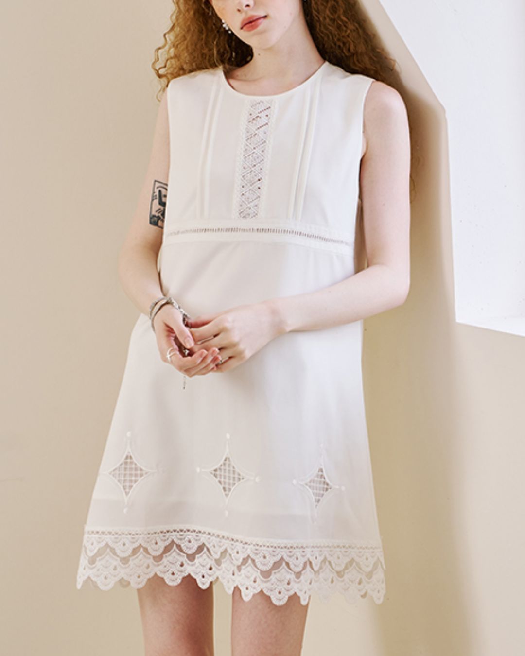 Lace Stitch Sleeveless Mini Dress　DR035