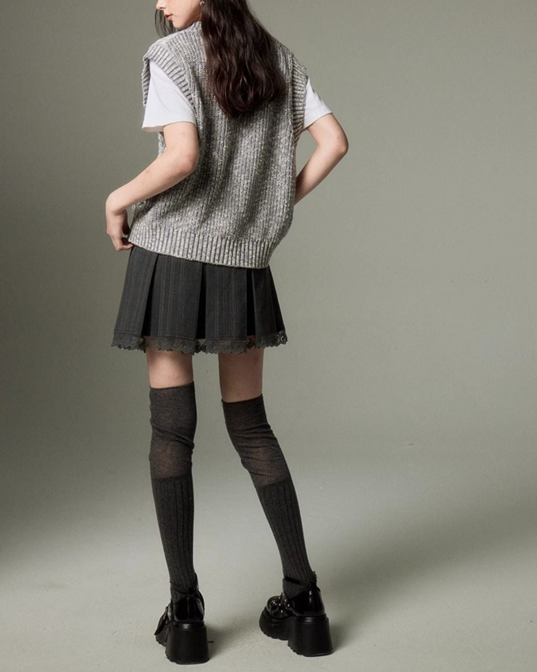 V-neck Cable Knit Vest　TP004