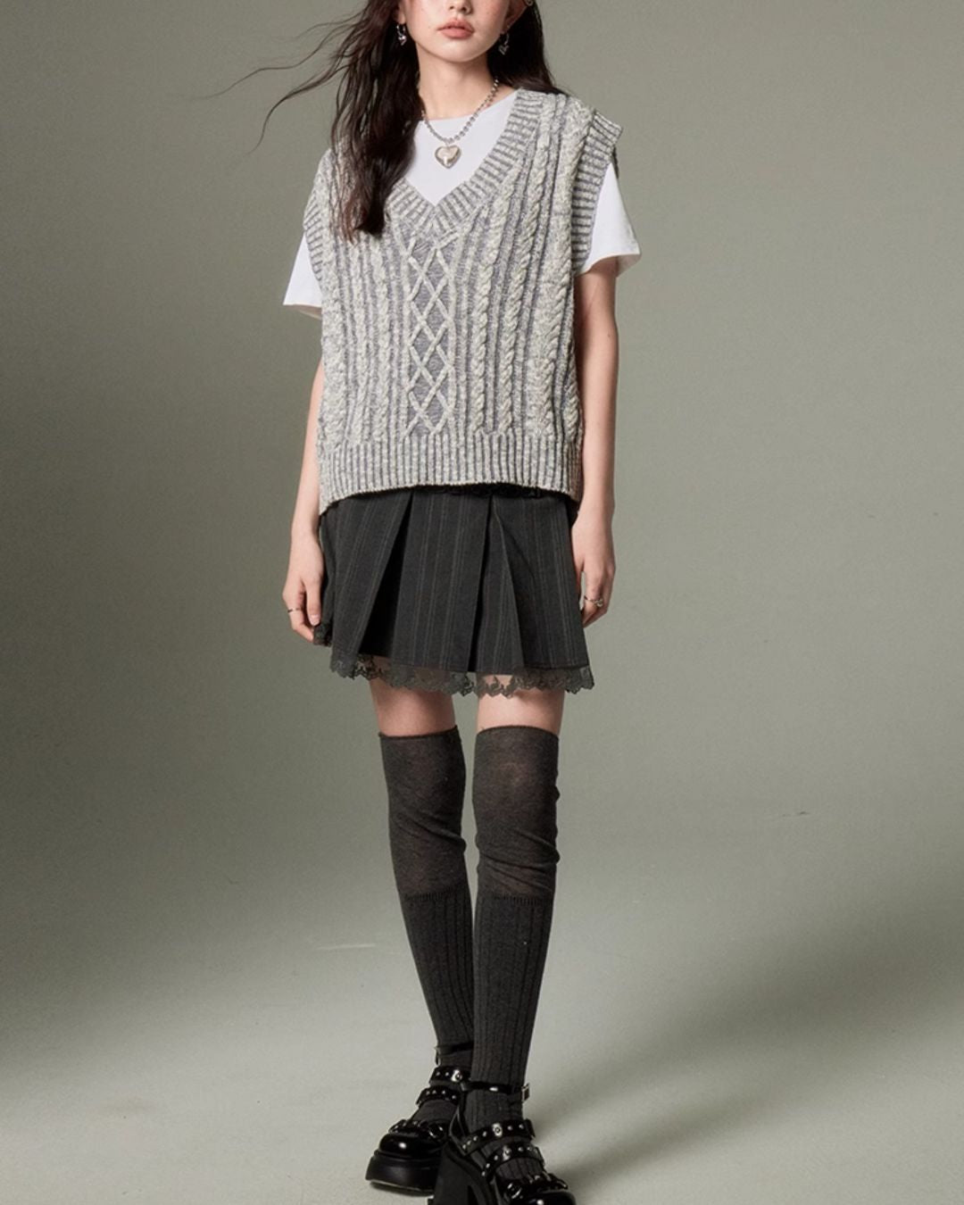 V-neck Cable Knit Vest　TP004