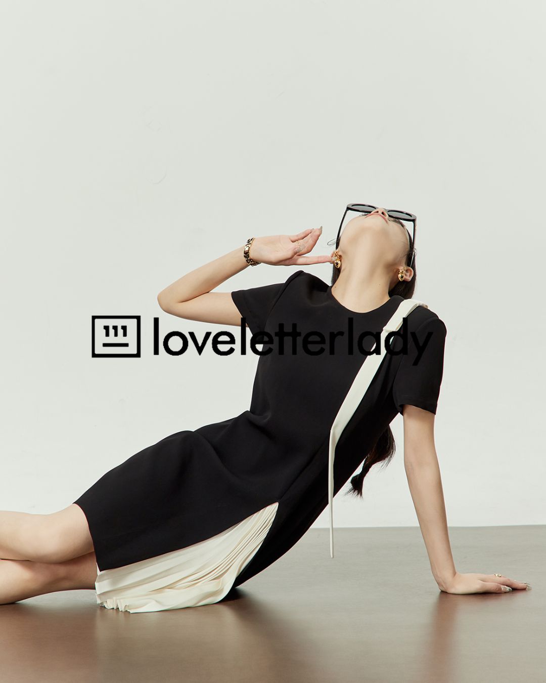 Shoulder Ribbon Pleated Black Dress　DR051