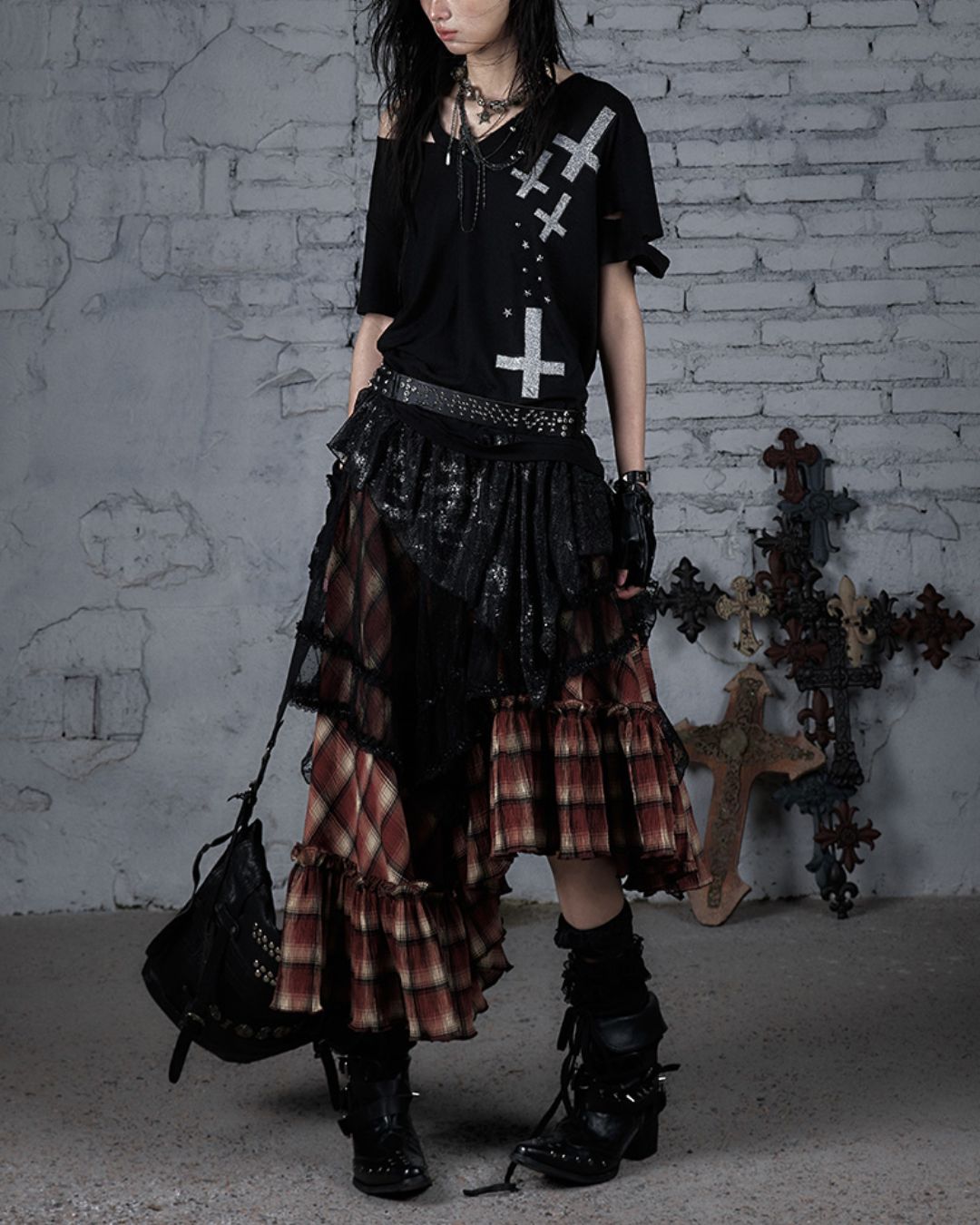 Cut-out Cross Stud Design T-shirt　TP040