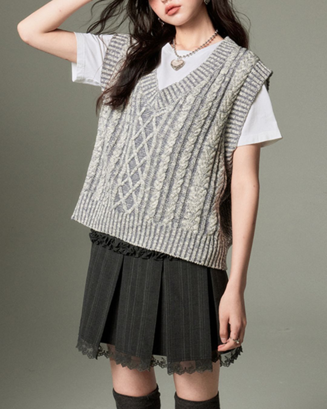 V-neck Cable Knit Vest　TP004