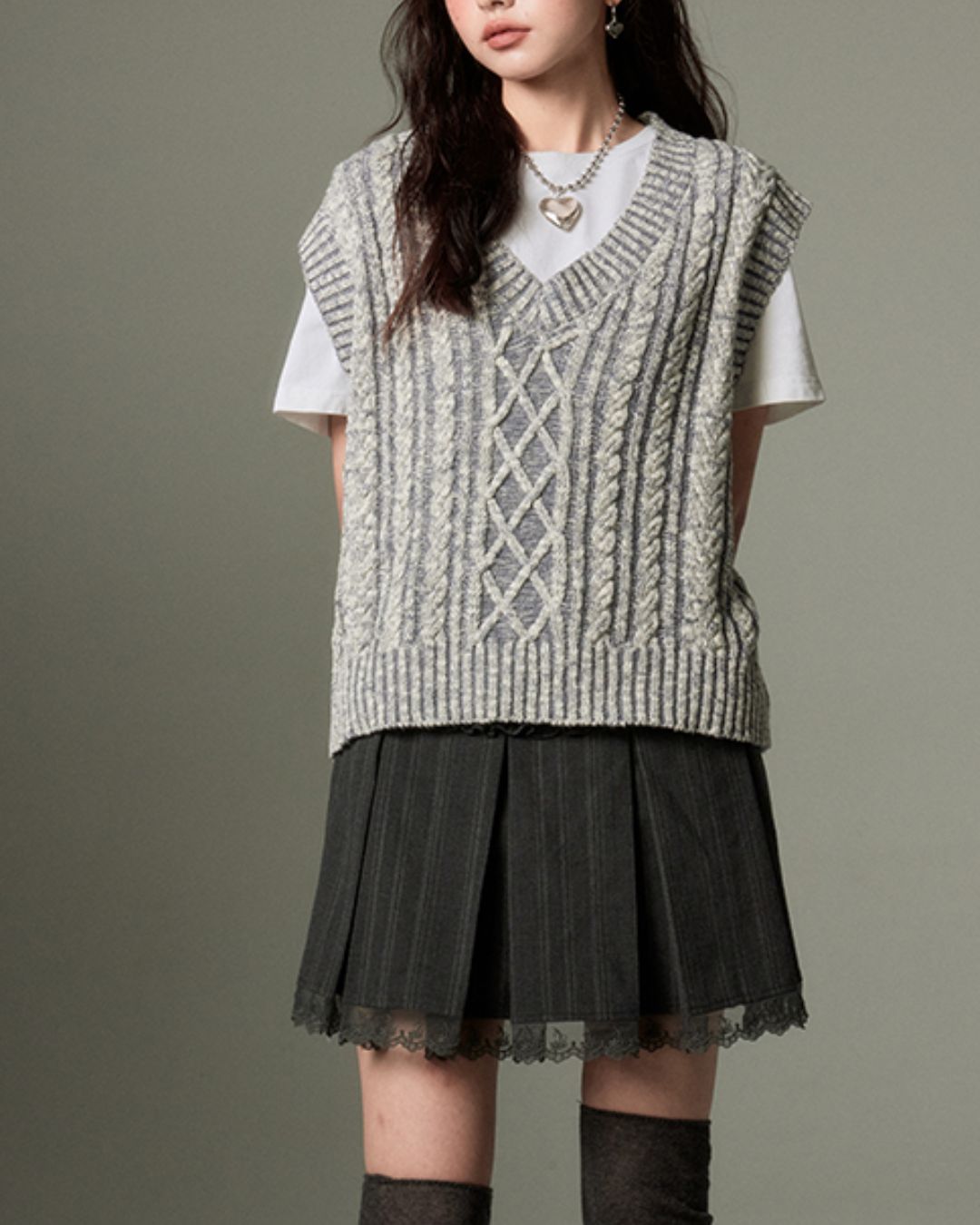 V-neck Cable Knit Vest　TP004