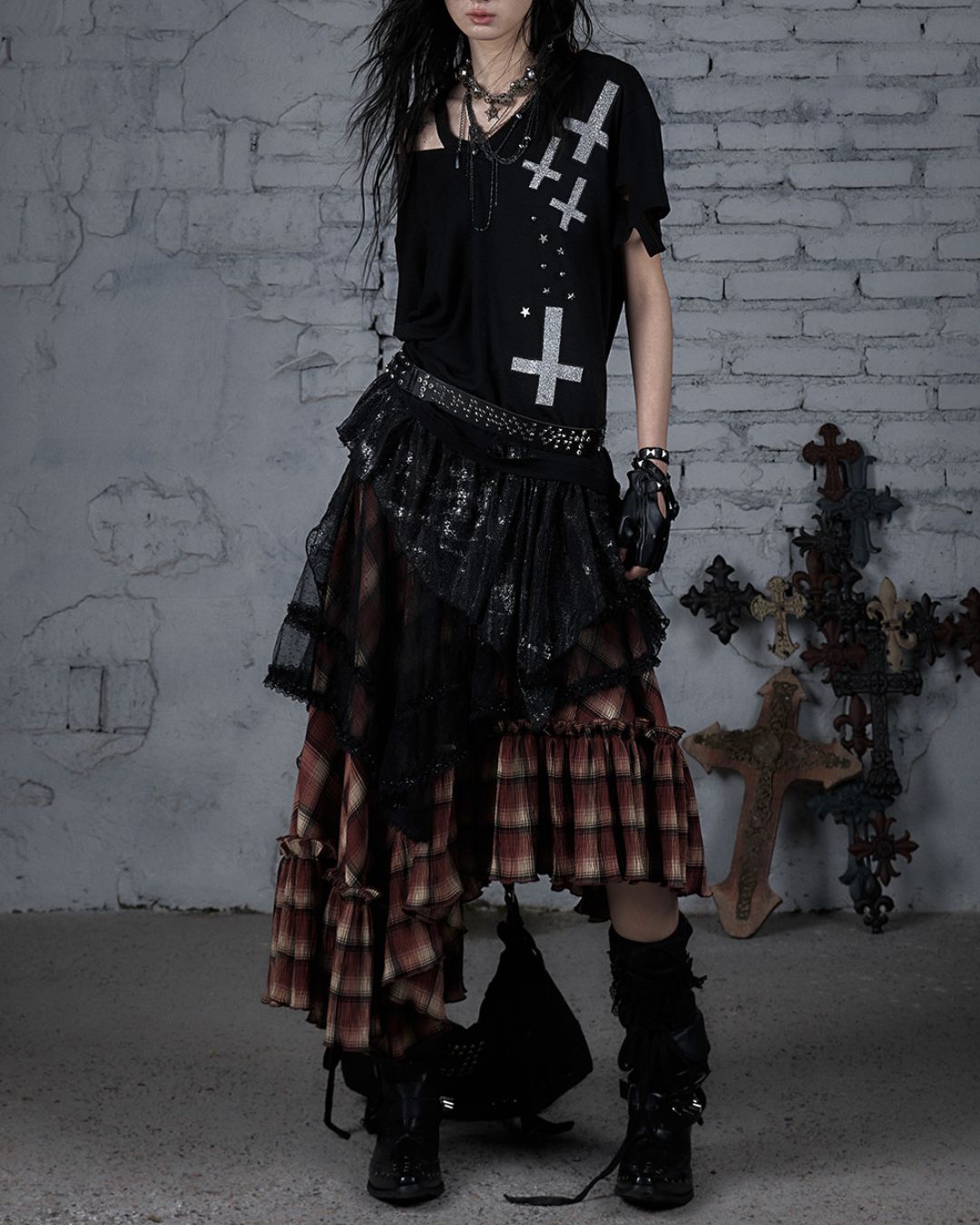 Cut-out Cross Stud Design T-shirt　TP040