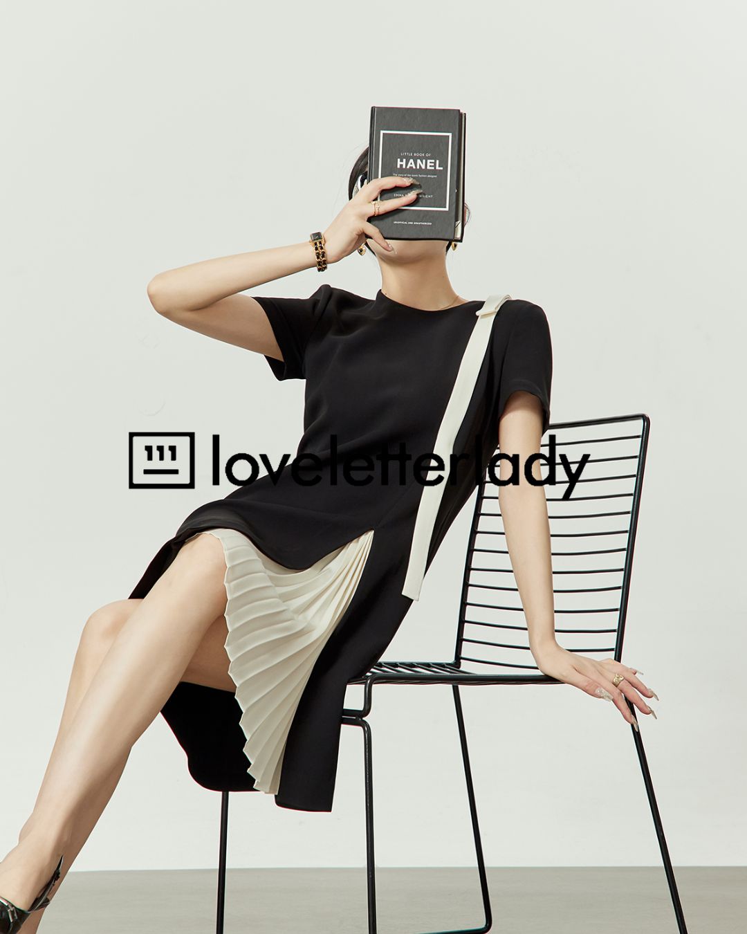 Shoulder Ribbon Pleated Black Dress　DR051