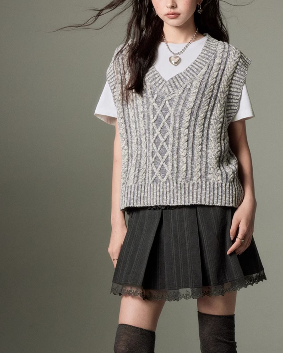 V-neck Cable Knit Vest　TP004
