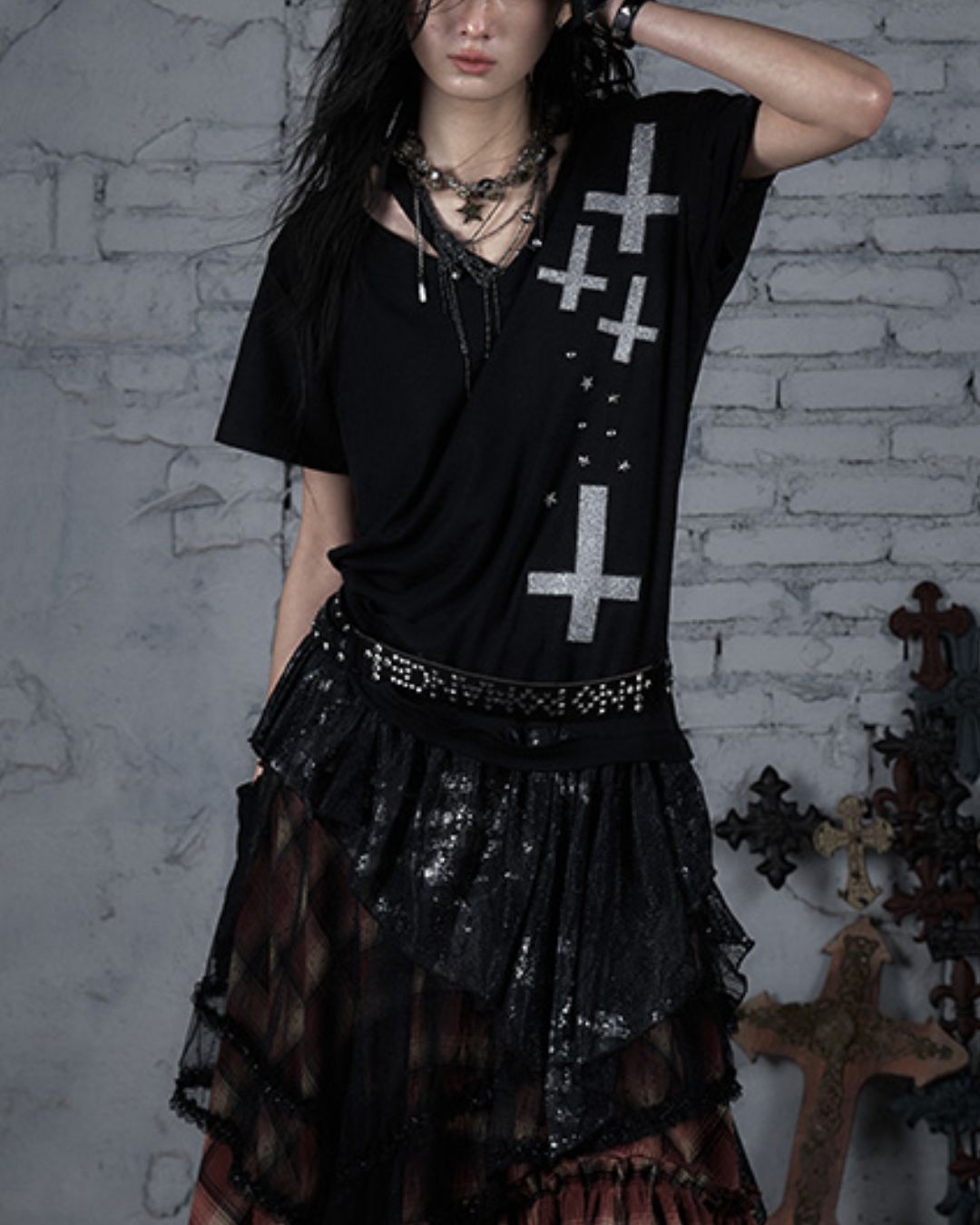 Cut-out Cross Stud Design T-shirt　TP040