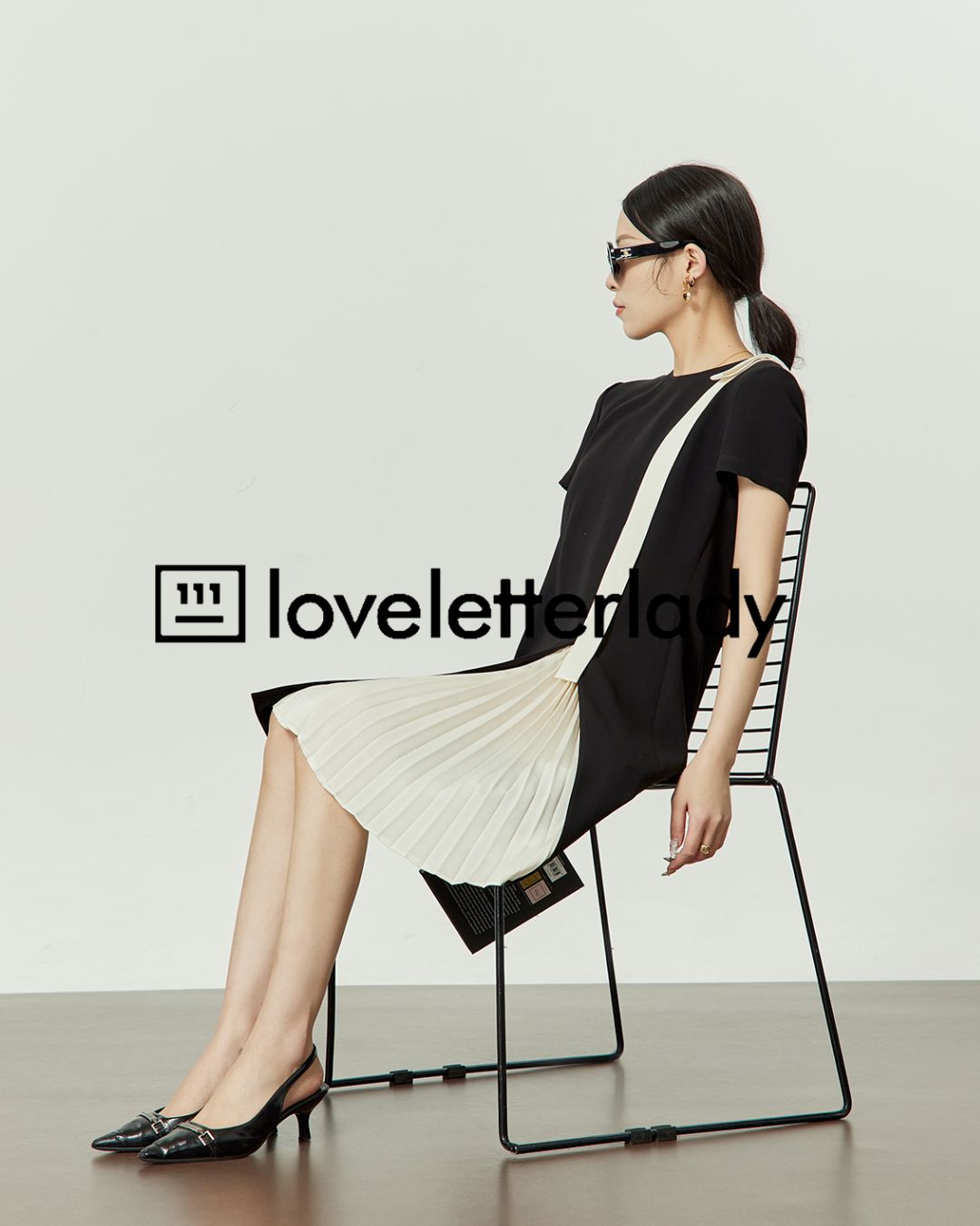 Shoulder Ribbon Pleated Black Dress　DR051