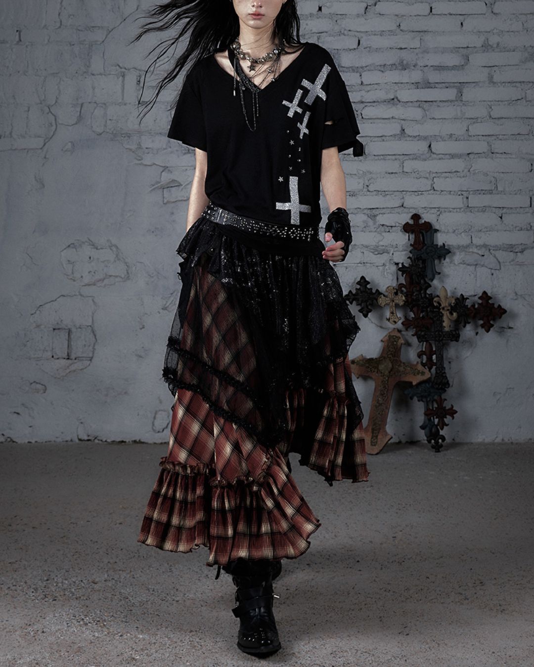 Cut-out Cross Stud Design T-shirt　TP040