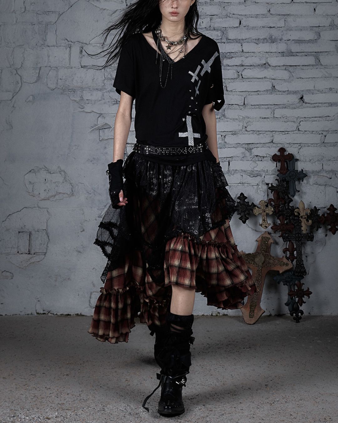 Cut-out Cross Stud Design T-shirt　TP040