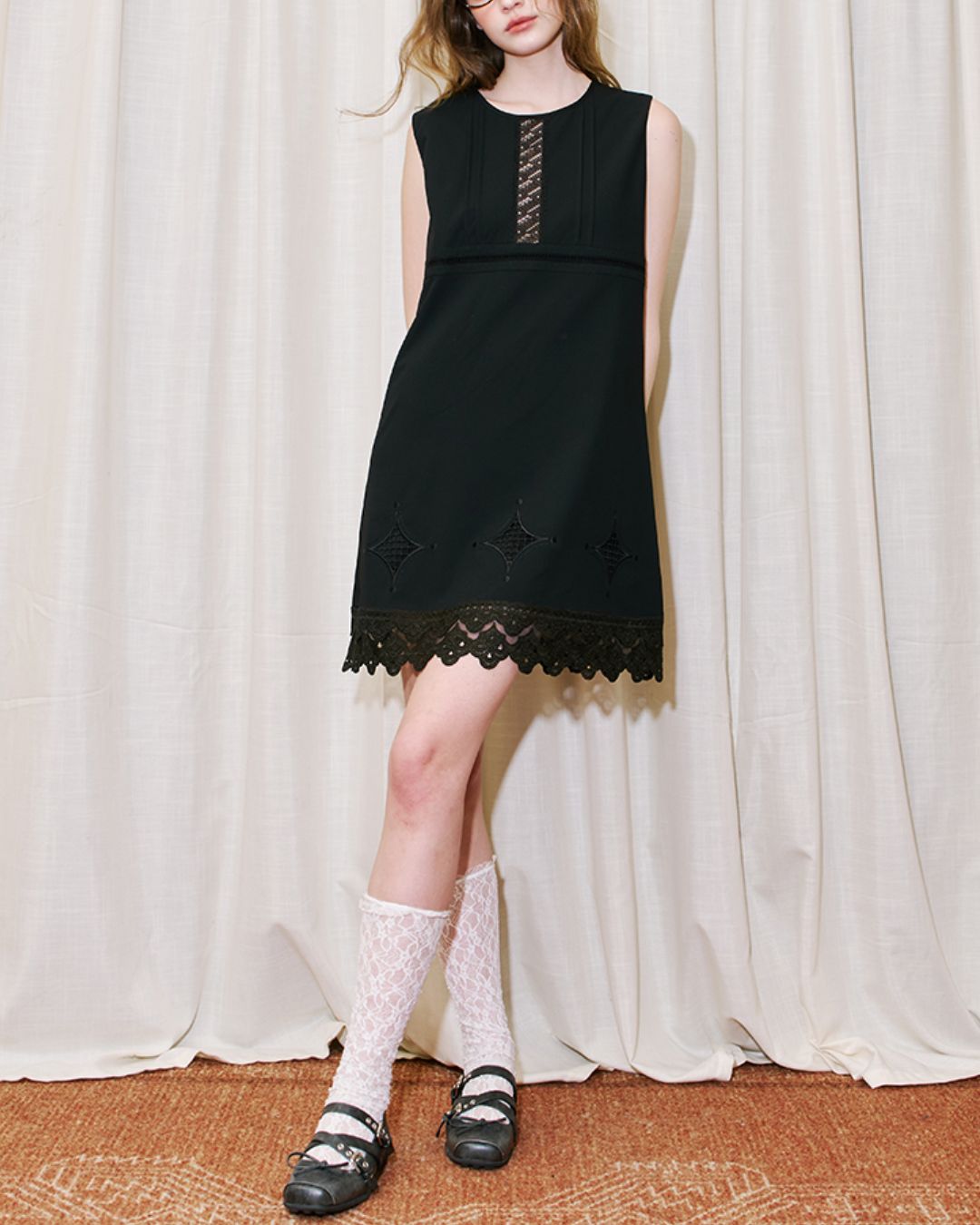 Lace Stitch Sleeveless Mini Dress　DR035