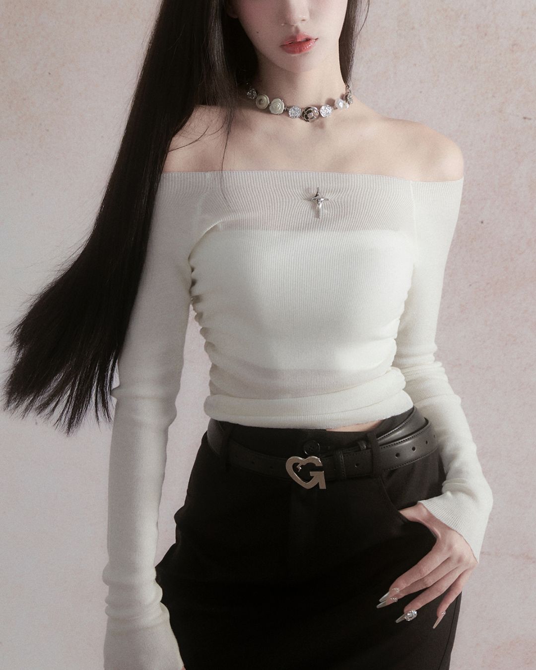 Off-Shoulder Fitted top　TP027