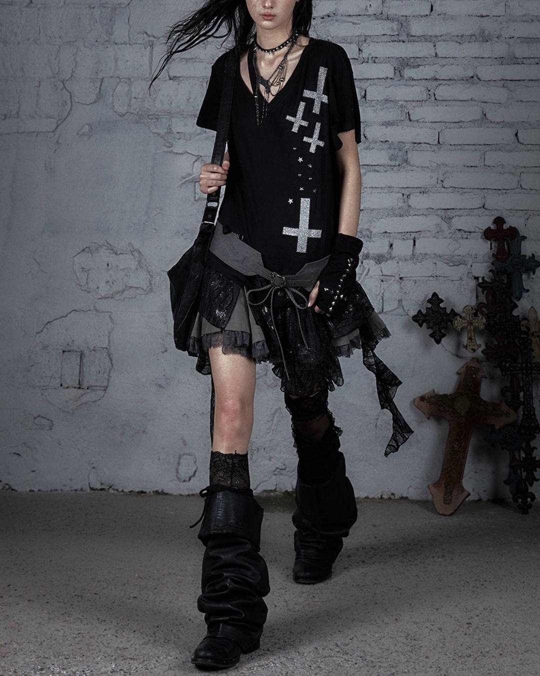 Cut-out Cross Stud Design T-shirt　TP040