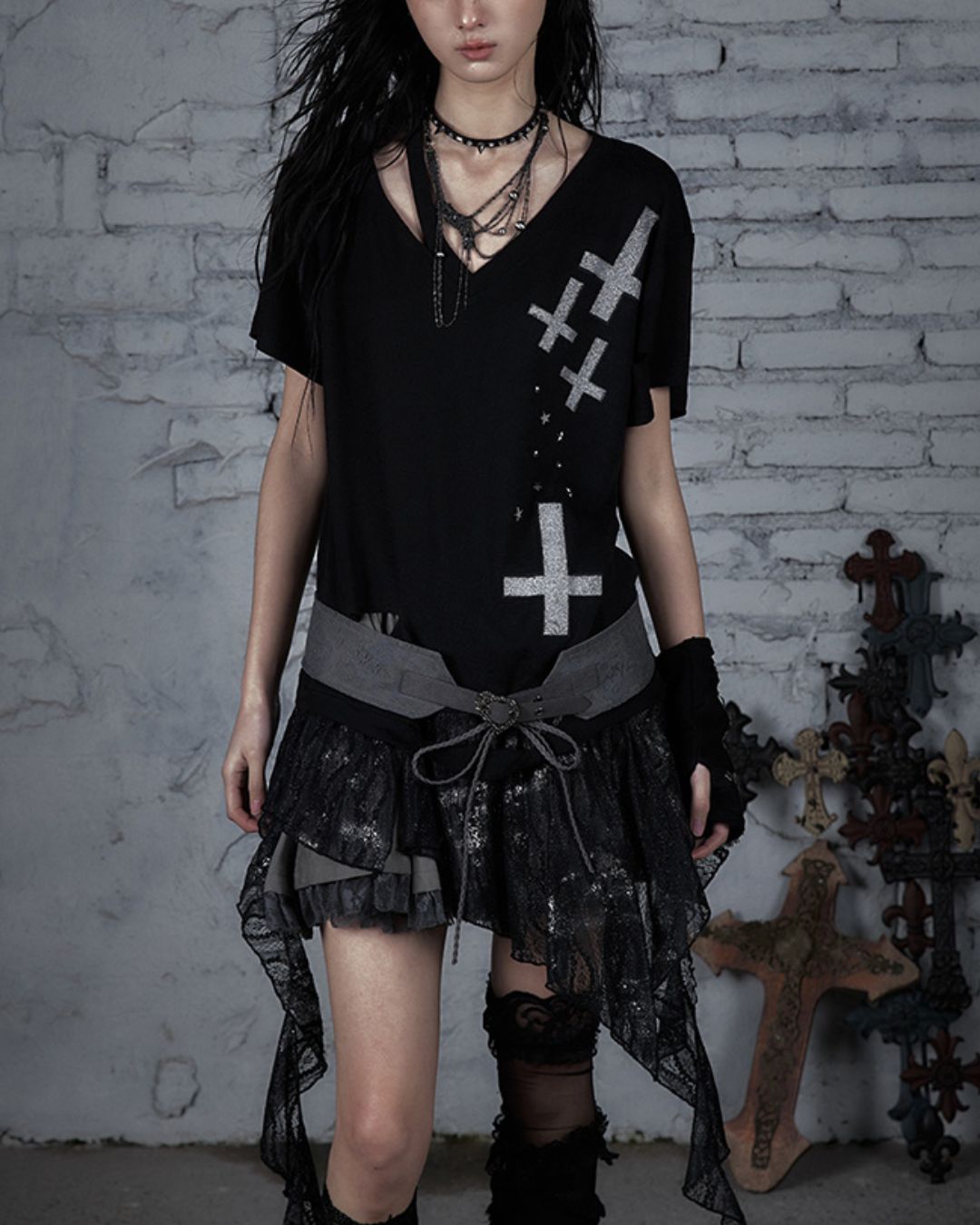 Cut-out Cross Stud Design T-shirt　TP040