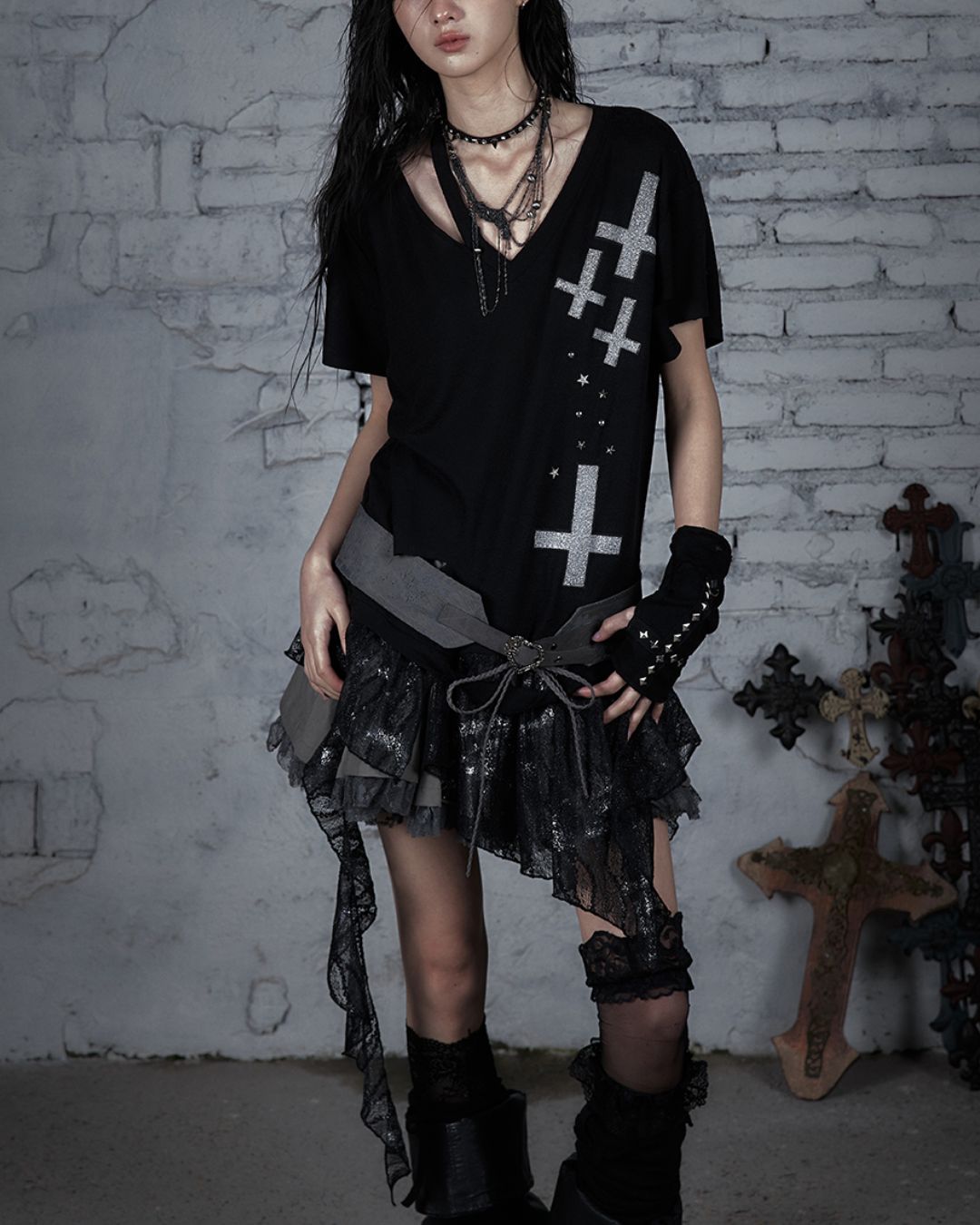 Cut-out Cross Stud Design T-shirt　TP040