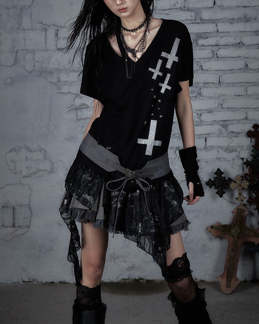 Cut-out Cross Stud Design T-shirt　TP040