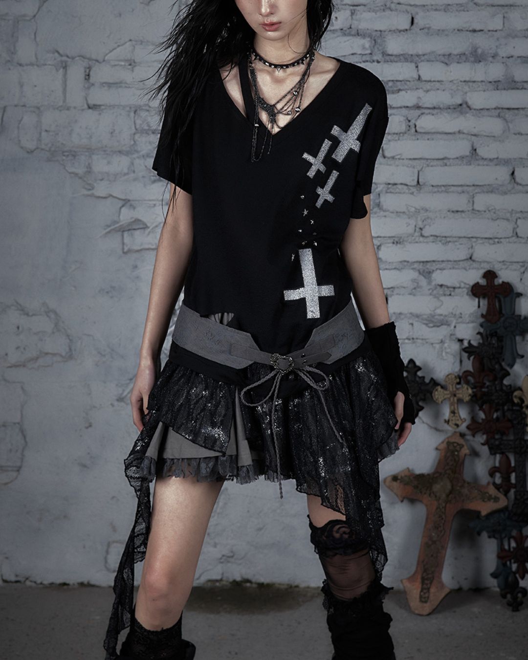 Cut-out Cross Stud Design T-shirt　TP040