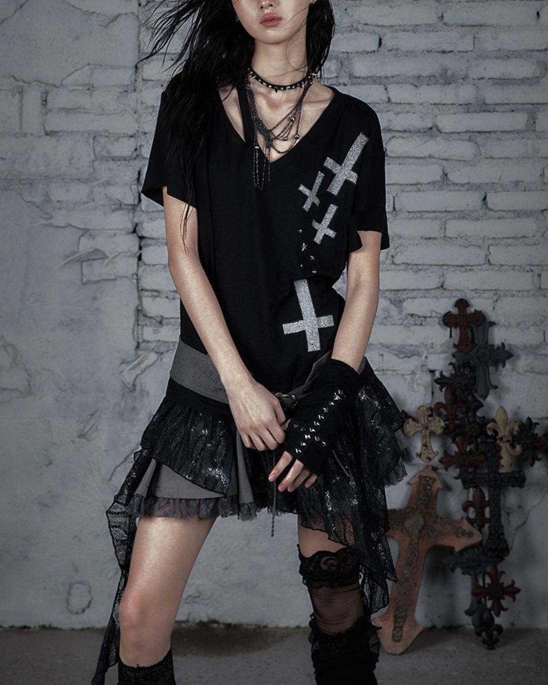 Cut-out Cross Stud Design T-shirt　TP040