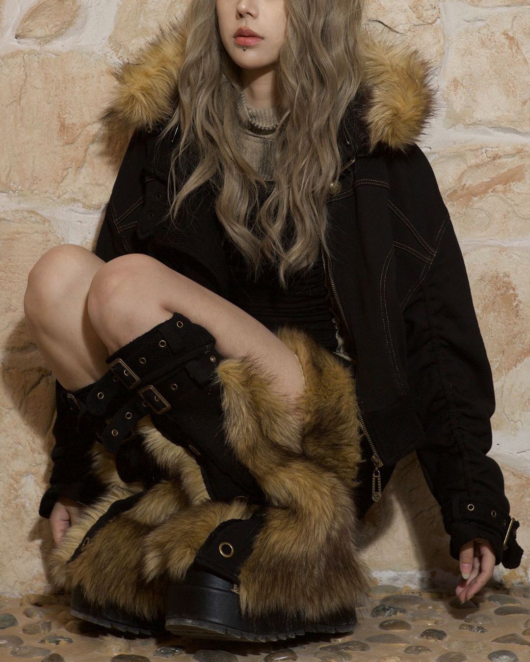 Cropped Fur Hooded Jacket　OT004