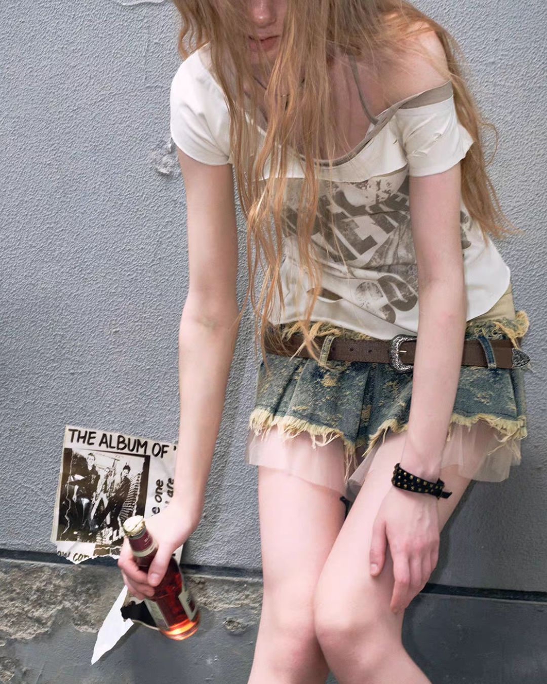 One-shoulder Raw Edge Graffiti Top　TP050