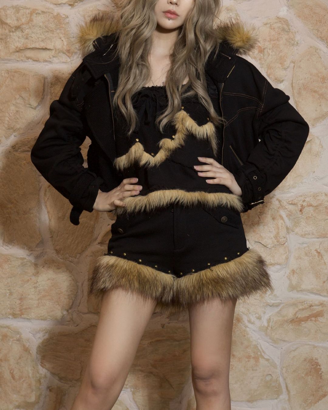 Cropped Fur Hooded Jacket　OT004