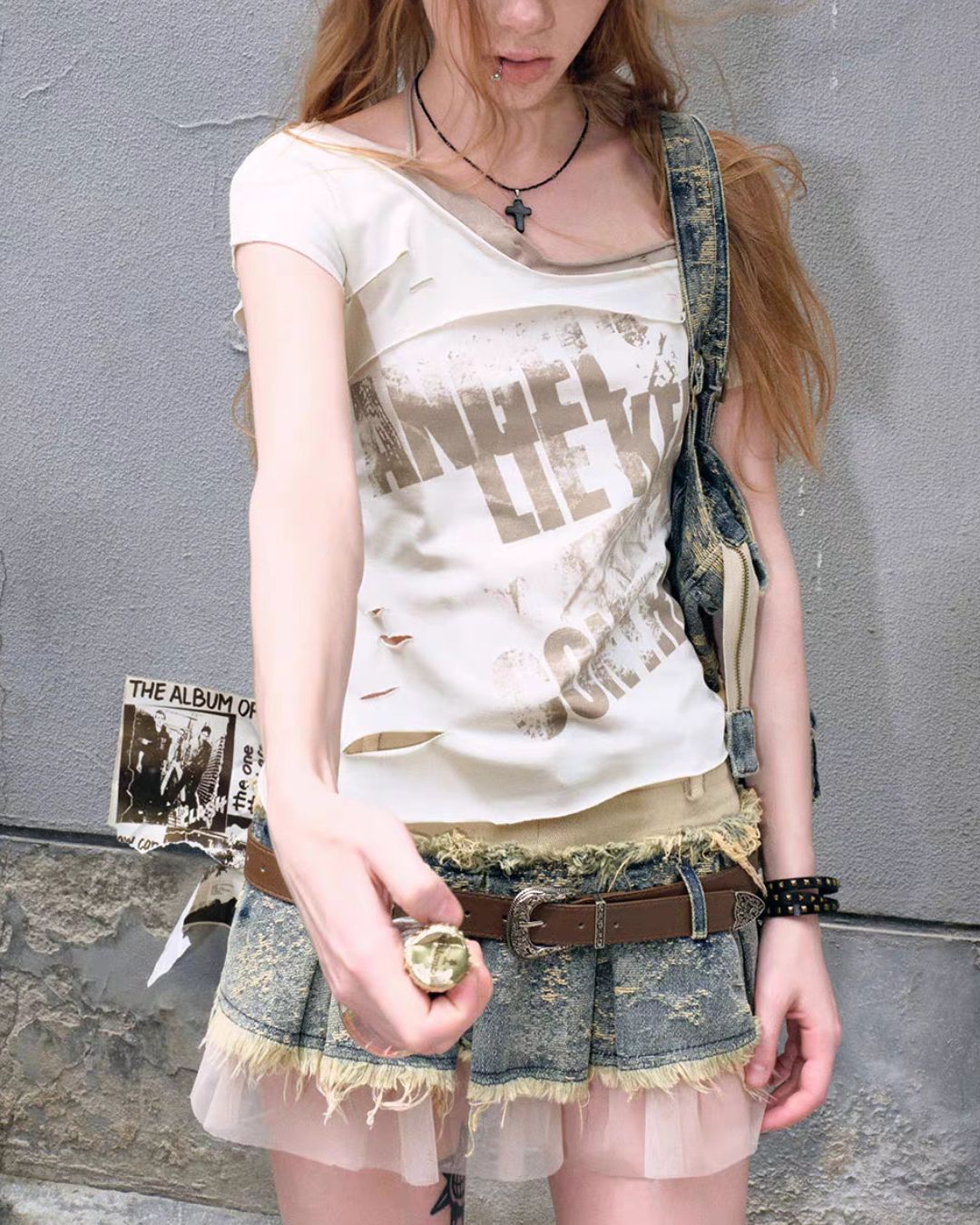 One-shoulder Raw Edge Graffiti Top　TP050