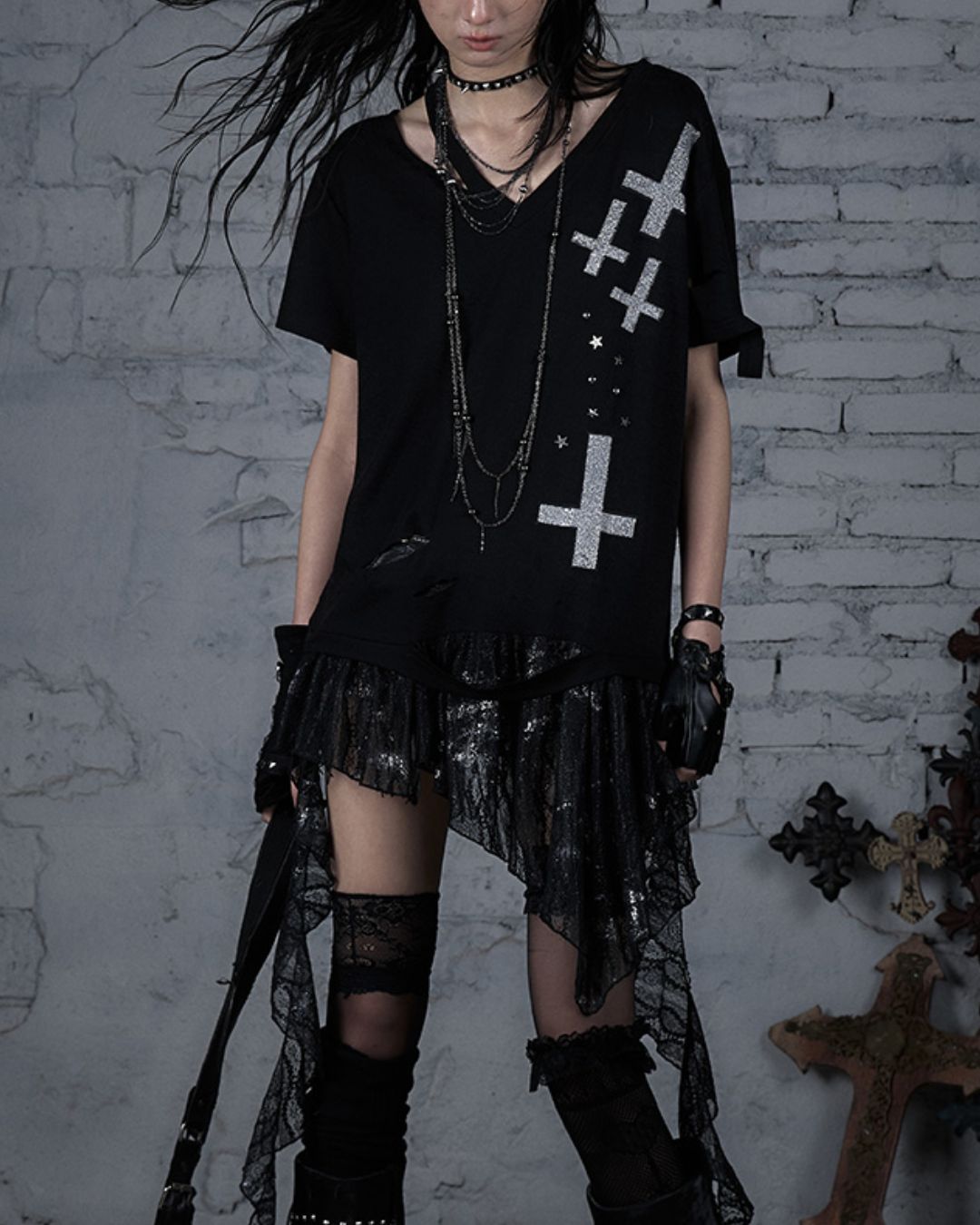 Cut-out Cross Stud Design T-shirt　TP040