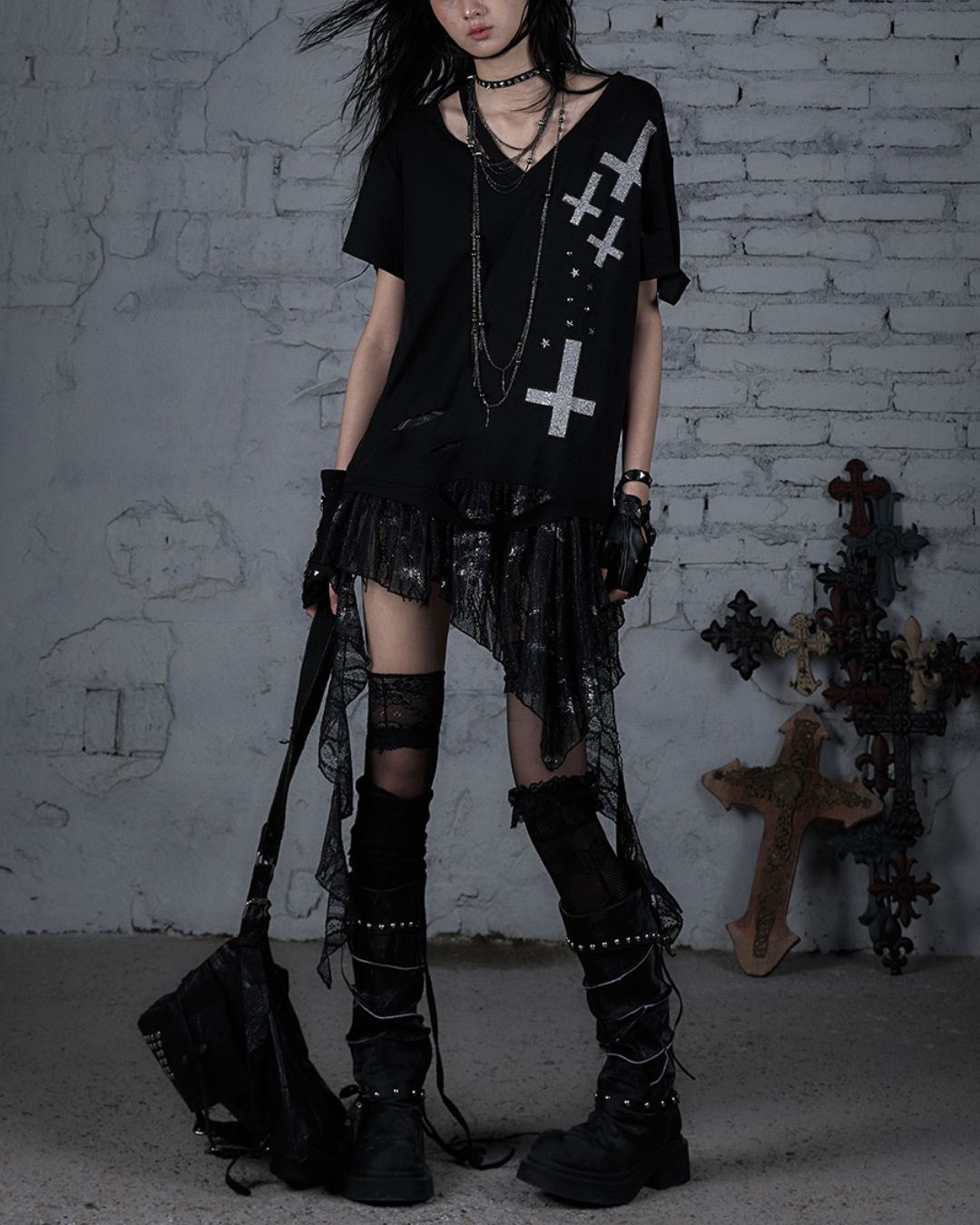 Cut-out Cross Stud Design T-shirt　TP040