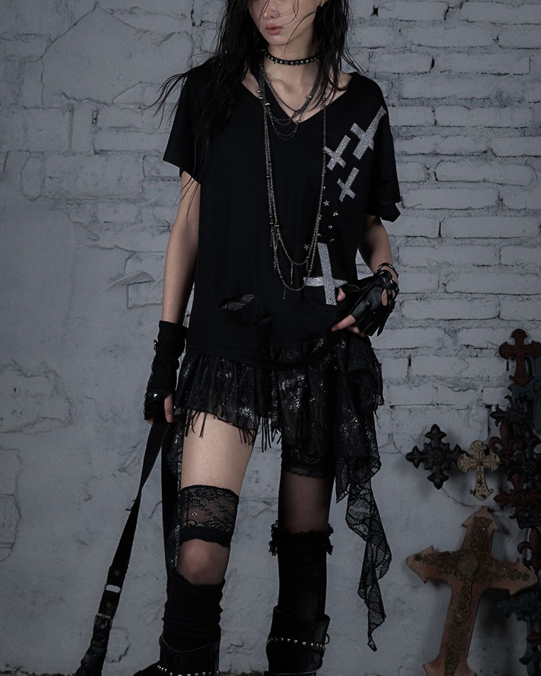 Cut-out Cross Stud Design T-shirt　TP040