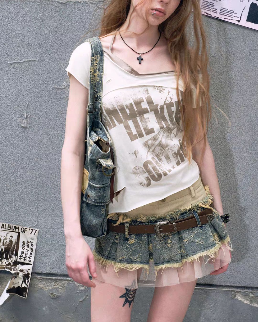 One-shoulder Raw Edge Graffiti Top　TP050